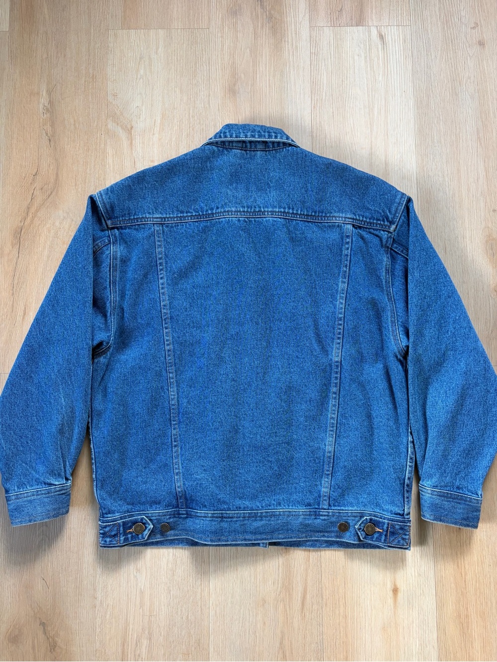 Eddie Bauer Vintage-Inspired Denim Jacket in Medium Blue - Picture 2 of 9